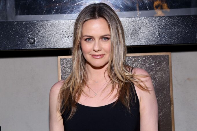 Alicia Silverstone Joins Cast of “Senior Year”