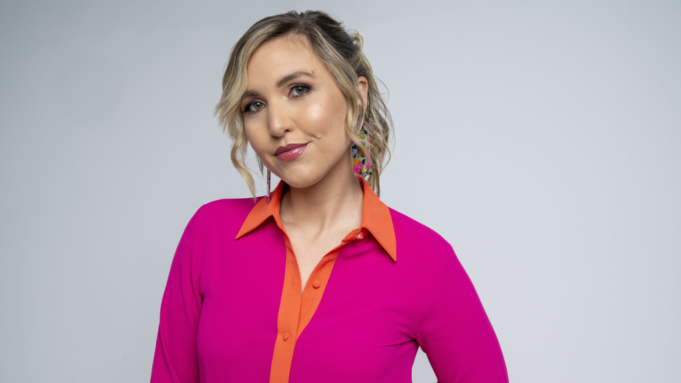 Taylor Tomlinson Set To Host CBS “After Midnight”