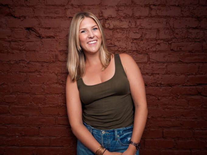 Comedian of the Day (4/19/22): Amanda Van Nostrand