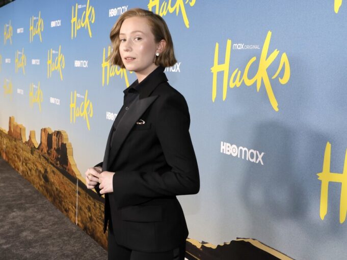 “Hacks” Hannah Einbinder Shares Her Thoughts on Dave Chappelle’s SNL Monologue